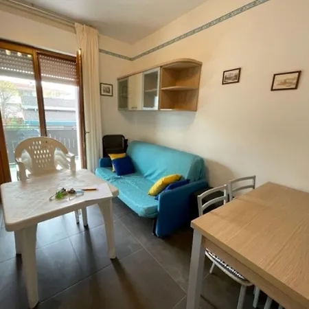 Well Equipped In Bibione-beahost شقة *