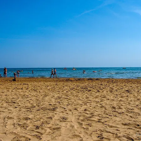 Well Equipped In Bibione-beahost * بيبيوني
