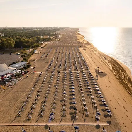 Well Equipped In Bibione-beahost شقة *